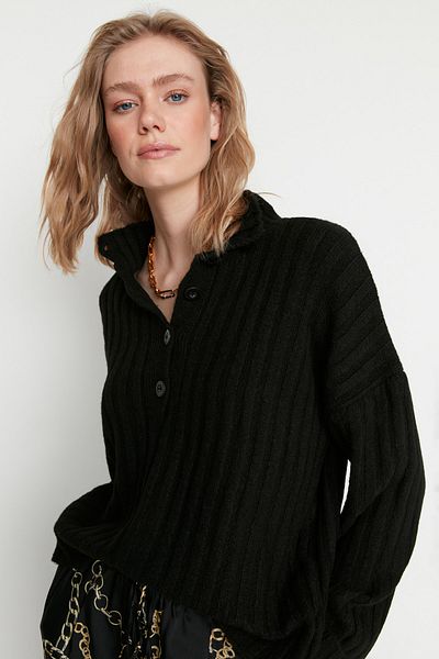 Trendyol Collection Czarny, szeroki, miękki, teksturowany sweter ze stójką i stójką TWOAW21KZ0783