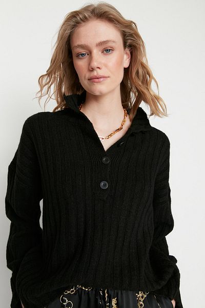 Trendyol Collection Czarny, szeroki, miękki, teksturowany sweter ze stójką i stójką TWOAW21KZ0783