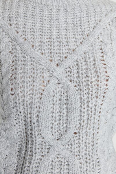 Trendyol Collection Šedý pletený svetr Wide Fit - měkká textura Twoaw20Kz0171