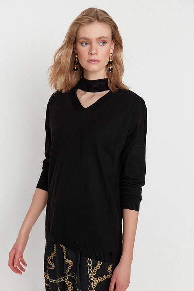 Trendyol Collection Schwarzer Strickpullover mit Chokerkragen TWOAW20KZ0220