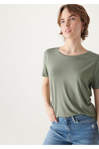 Mavi Μπλουζάκι με λαιμόκοψη πλήρωμα Basic Khaki Regular Fit / Normal Cut 1610634-80692