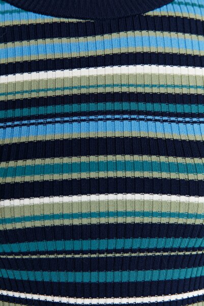 Trendyol Collection Navy Blue Crop Knitwear Svetr TWOAW22KZ1114