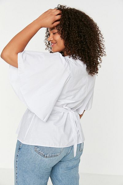 Trendyol Curve Plus Size Blouse - White - Regular fit