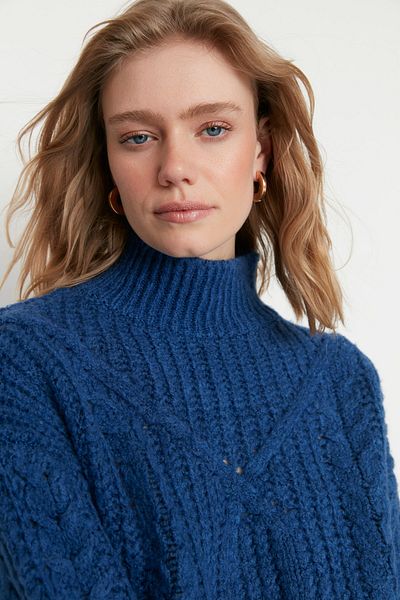 Trendyol Collection Svetr z námořnické modré Wide Fit s měkkým texturovaným úpletem - Twoaw20Kz0171