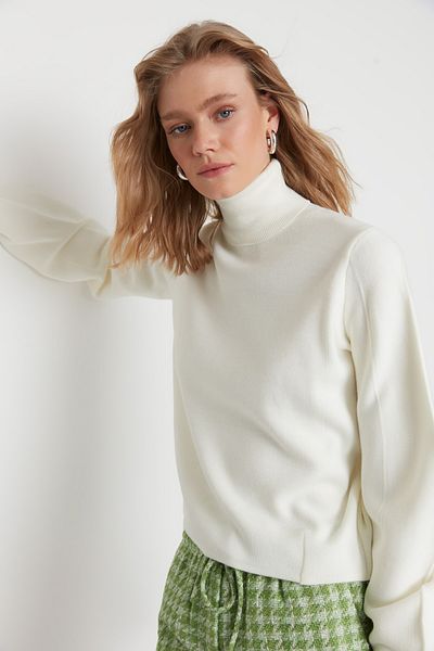 Trendyol Collection Ecru Basic Rollkragenpullover TWOAW21KZ0485