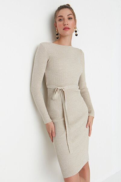 Trendyol Collection Sukienka midi z dzianiny Stone z paskiem TWOAW22EL0009
