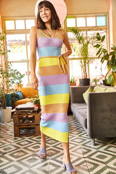 Olalook Gestreiftes beigefarbenes gestricktes Strickkleid mit Gürtel und Riemen für Damen ELB-19001717