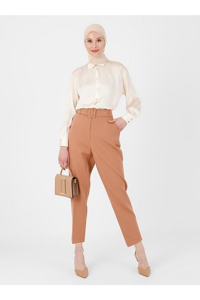 Refka Belted Carrot Pants Milk Coffee Woman