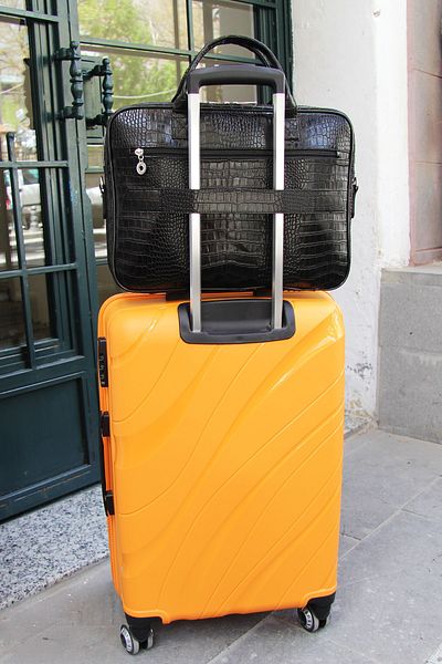 HNB Servietă unisex neagră cu fața zâmbitoare pentru laptop de 15 și 15,6 inchi, crocodil