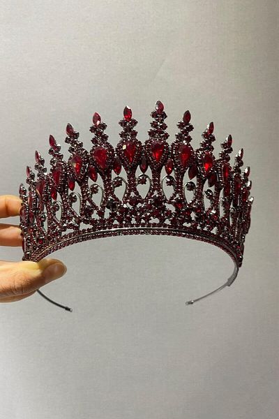 Hobigram موديل زينا باللون الأحمر الداكن من هينا وتاج الزفاف – تصميم خاص، إكسسوار، إنتاج عالي الجودة، طراز مذهل – Gel