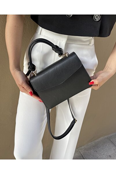 Tina حقيبة بيلا مغطاة بمقصورة باللون الأسود