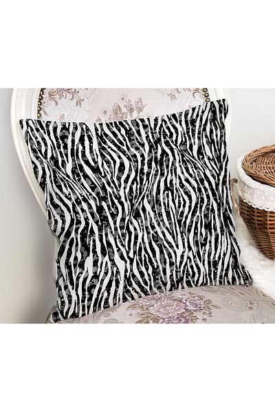 Realhomes Zebra Patterned Special Design Decorative Throw Pillow Cover