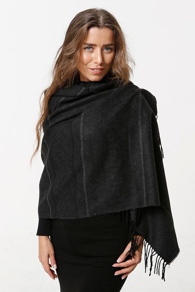Vemod Women's Black Tassel Shawl