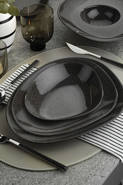 Kütahya Porselen Galaxy 2-Piece 35 cm Flat Plate Bright Anthracite Color