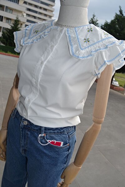 ASELA. Yakası Nakış Detay Beyaz Kısa Kollu Gömlek