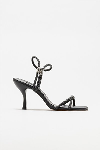 Elle Shoes Μαύρα γυναικεία πέδιλα με τακούνι