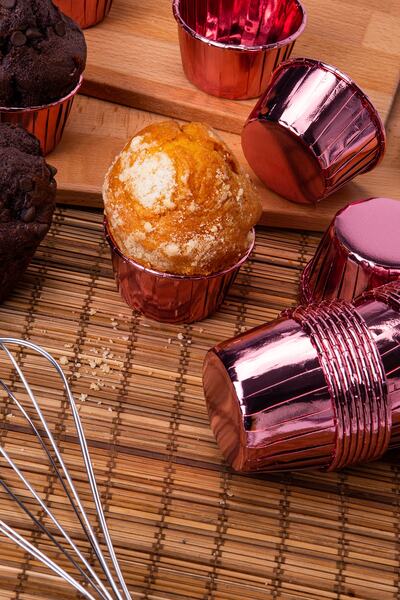 Huzur Party Store Rose Gold Glossy Coating 25-Piece Cake Mold 6.5x4 Cm Muffin Cupcake Stand Capsule