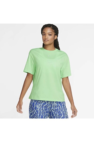 Nike Sportswear Essential Kadın Tişört
