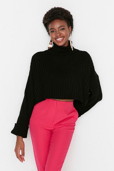 Trendyol Collection Schwarzer kurzer Basic-Strickpullover TWOAW22KZ0223