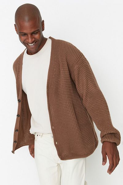 Trendyol Collection Strukturierter, weit geschnittener Nerz-Cardigan mit V-Ausschnitt - TMNAW21HI0238
