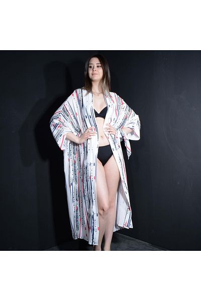 Tedz Collection Paredora Navy Blue Brush Patterned White Kimono Pareo