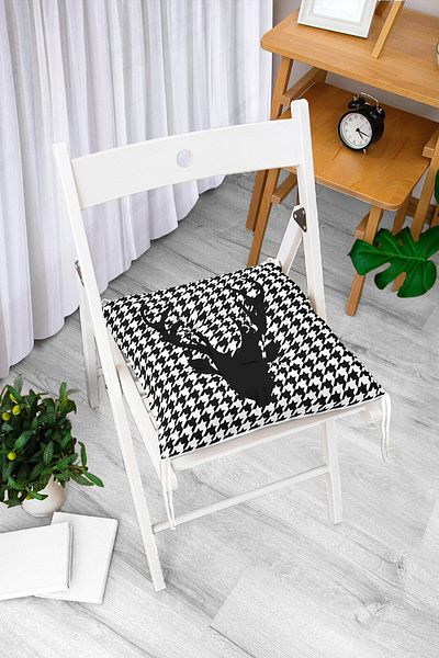 Realhomes Fluffy Chair Cushion with Houndstooth Floor Deer Design