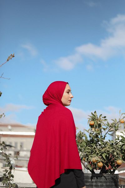 Aplique Applique Red Combed Shawl