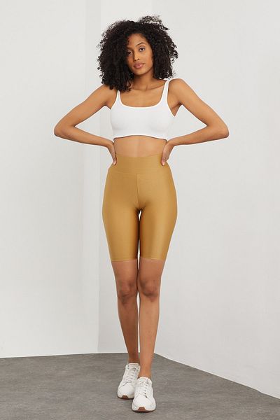 Gold capri pants 2025