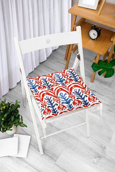 Realhomes Blue Red Damask Motif Fluffy Chair Cushion