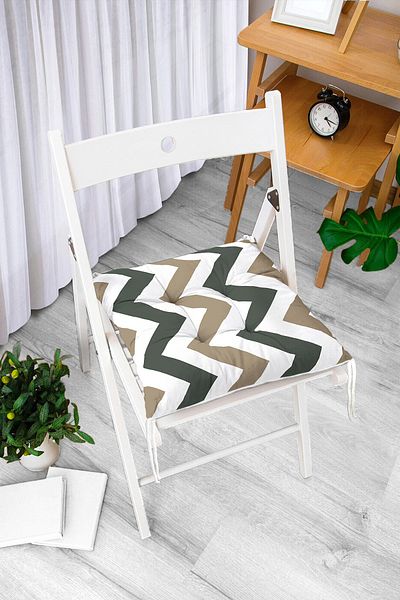 Realhomes Soft Colored Zigzag Design Fluffy Chair Cushion