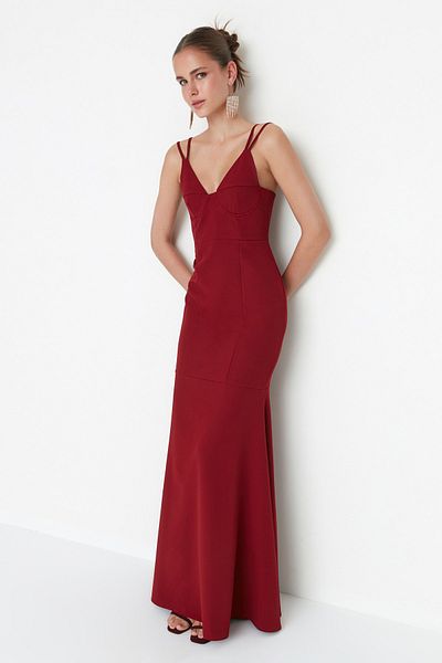 Trendyol Collection Βραδινό μακρύ φόρεμα με μπορντό γιακά με λεπτομέρειες TPRSS22AE0126