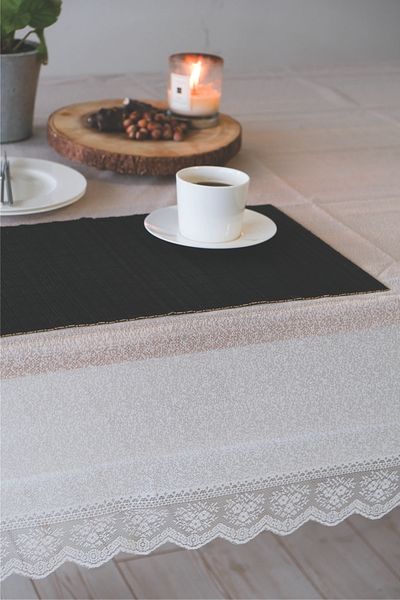 Papion Home Oleander Patterned Knitted Tablecloth
