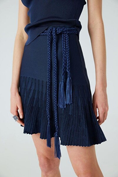 JOIN US Námořnická modrá sukně s pleteným páskem