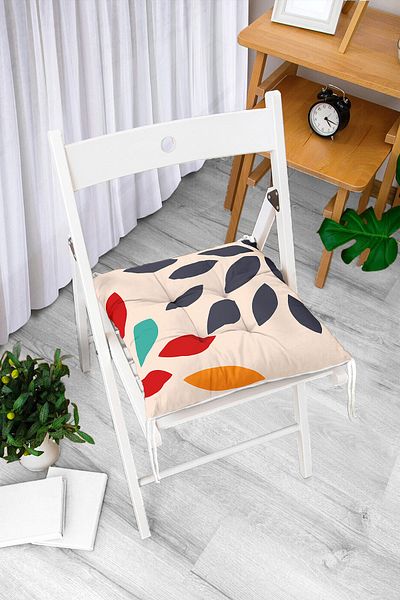 Realhomes Autumn Themed Colorful Leaf Motif Fluffy Chair Cushion