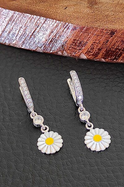 Aykat Papatya Gümüş Küpe Rodyumlu 925 Ayar Gümüş Küpe Kupe-382