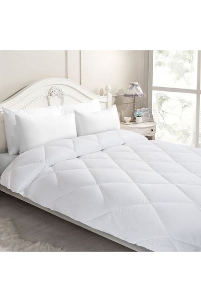 NESCO Double Quilt and Pillow Set Silicone Washable