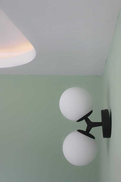 Uçar Black Sconce 2-Piece White Glop Glass