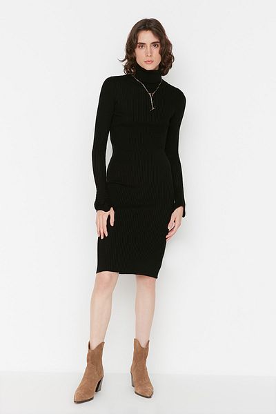 Trendyol Collection Czarna mini sukienka z dzianiny z falbankami - TWOAW20YN0005