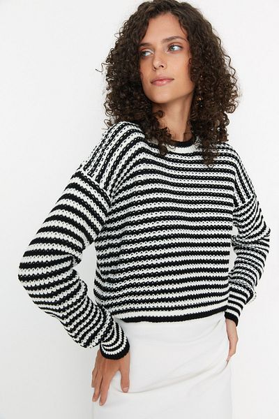 Trendyol Collection Czarny sweter z dzianiny w paski TWOAW23KZ00412