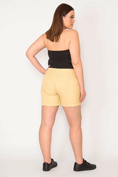 Şans Dámske veľké béžové šortky s dvojitým bočným vreckom a opaskom 65n33024