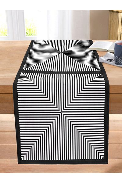Realhomes Geometric Patterned Special Design Digital Printed Modern Stitched Raschel Knitted Runner