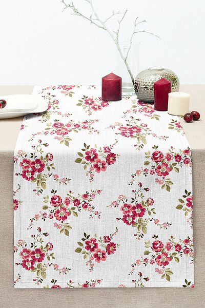 Realhomes White Background Flower Bundles Custom Design Stitched Raschel Knitted Runner