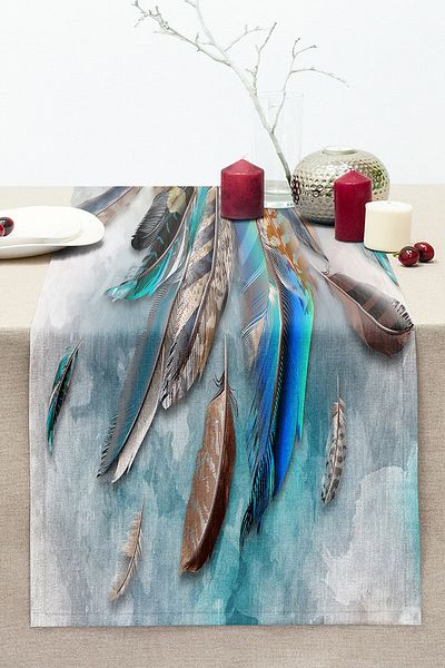 Realhomes Modern Stitched Raschel Knitted Runner with Feather Design