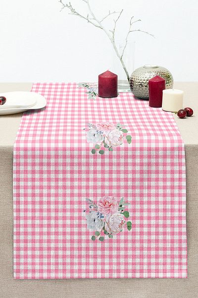 Realhomes Pink Plaid Motif Rose Design Modern Stitched Raschel Knitted Runner