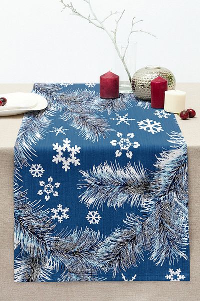 Realhomes Digital Printed Modern Stitched Raschel Knitted Runner with Snowflake Pattern on Colorful Background