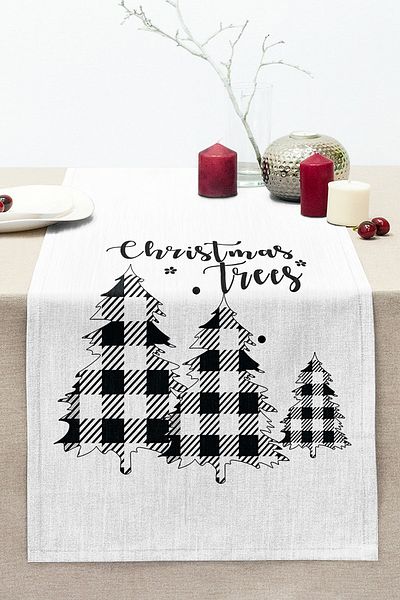 Realhomes Christmas Themed Plaid Pine Tree Motif Stitched Raschel Knitted Runner