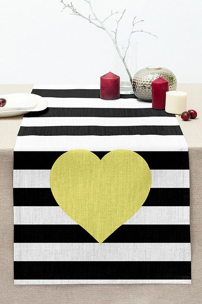 Realhomes Modern Heart Patterned Digital Printed Decorative Stitched Raschel Knitted Runner