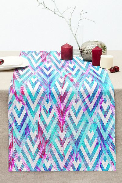 Realhomes Geometric Feather Patterned Modern Stitched Raschel Knitted Runner on the Floor