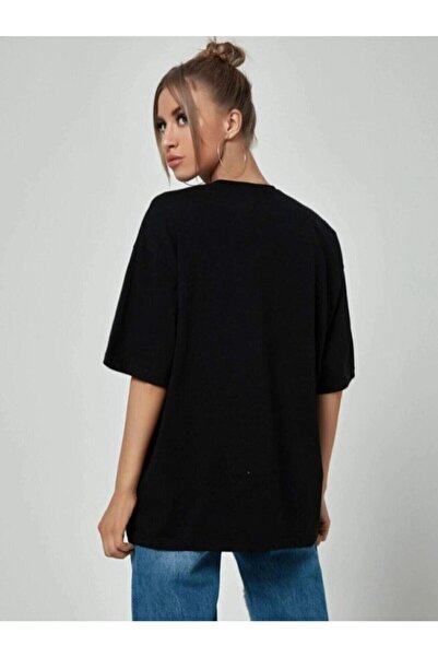 Benisengiydir Γυναικείο κοντομάνικο μπλουζάκι με λαιμόκοψη σε μαύρο χαμόγελο