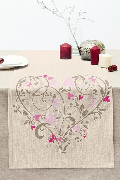 Realhomes Cream Floor Heart Motif Digital Printed Stitched Raschel Knitted Runner